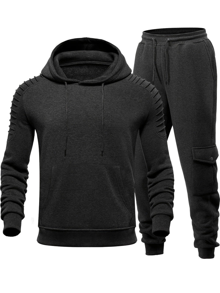 Veelzijdig heren trainingspak, geschikt voor elk seizoen. Lange mouwen en joggingsbroek; ideaal voor modebewuste man.