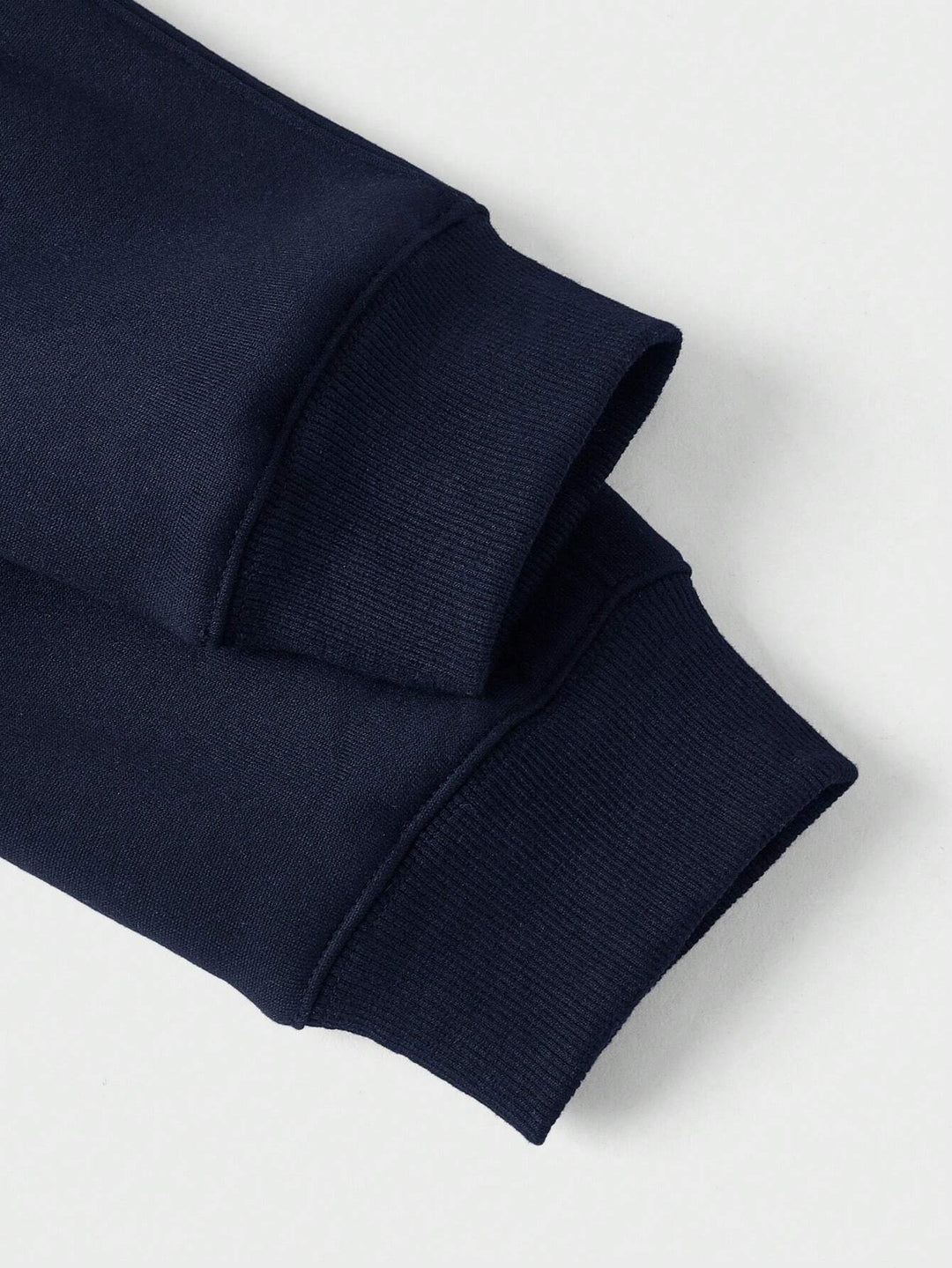 Stijlvolle heren trui met opstaande kraag en halve rits, perfect voor een tijdloze, comfortabele look.