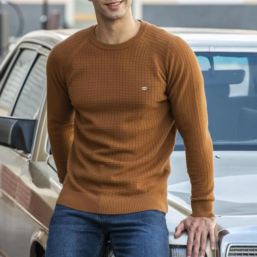 Klassieke heren trui met ronde hals voor een tijdloze, veelzijdige look. Ideaal voor casual en smart casual mode.
