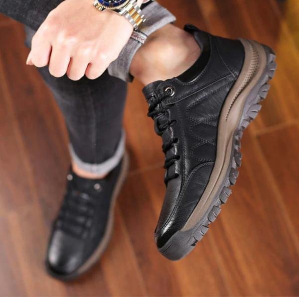 Ergonomische heren schoenen voor ongekend loopcomfort. Waterdicht, antislip en duurzaam, perfect voor outdoor avonturen.