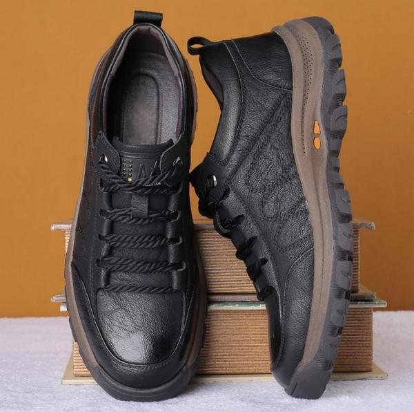 Waterdichte herenschoenen met antislip zolen en ergonomisch comfort. Ideaal voor wandelen en outdoor activiteiten.