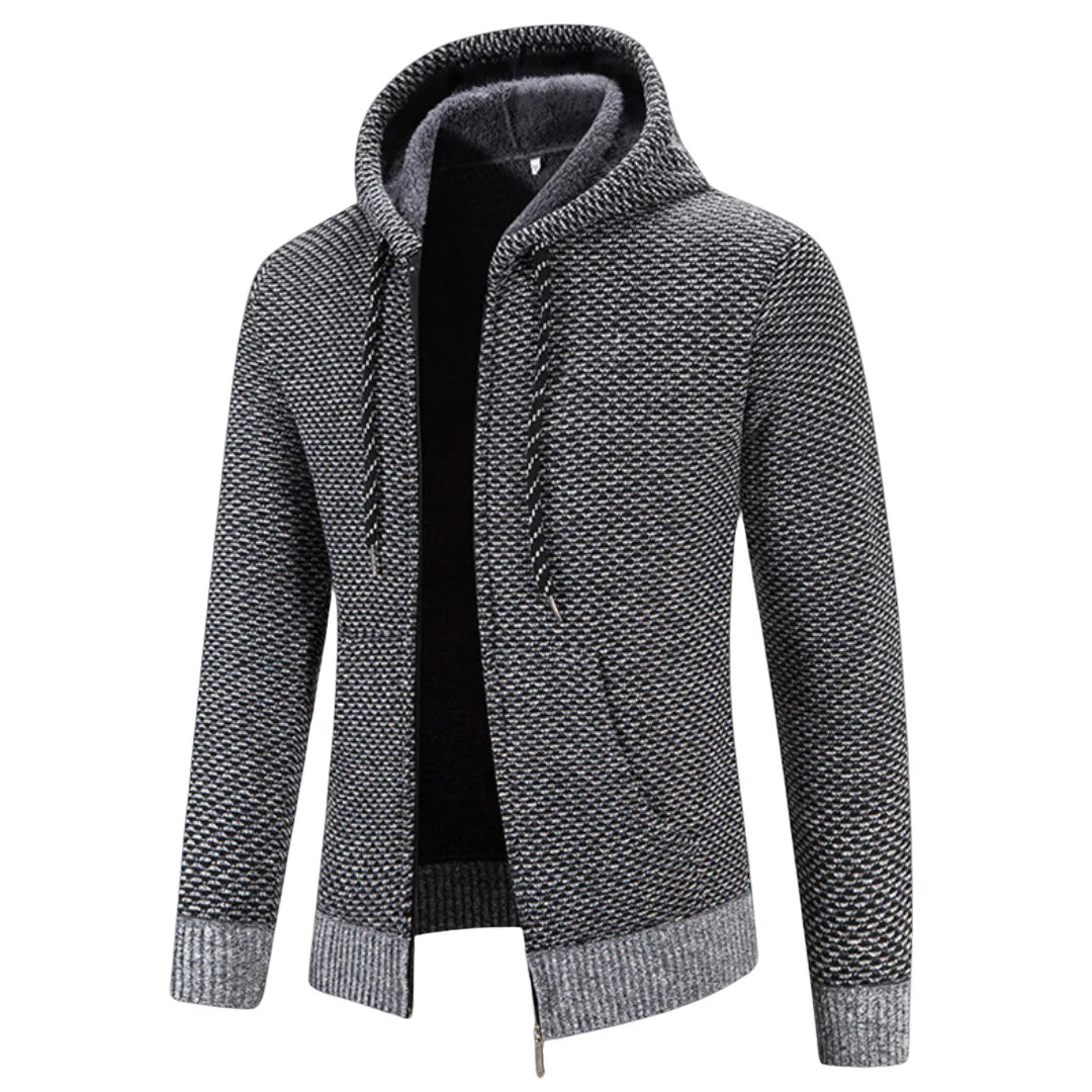 Man draagt comfortabele warme heren hoodie met ritssluiting. Casual vest met capuchon.