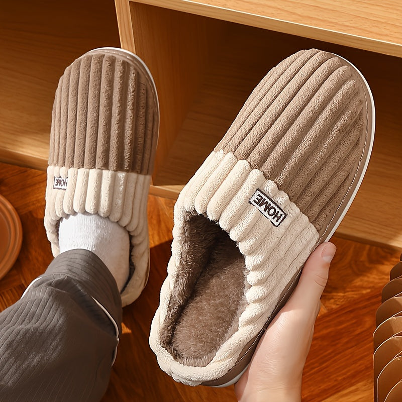 Zachte heren binnenschoenen, combineren warmte, comfort en functionaliteit met een stevige zool.