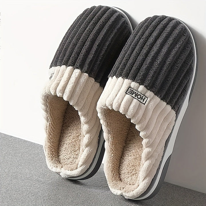 Warme winter pantoffels voor heren, ontworpen voor comfort en met een antislip zool voor veiligheid.