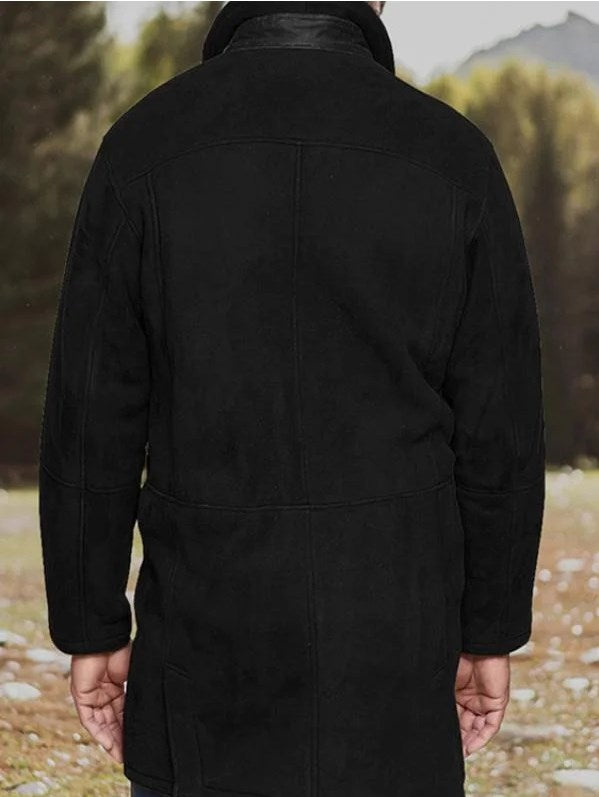 Waterafstotende heren winterjas met warme voering, perfect voor koude dagen. Stijlvolle en functionele mode.