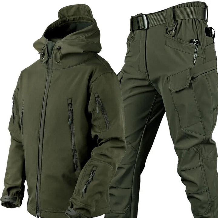 Veelzijdige heren outdoor kleding set, water- en winddicht voor wandelen & fietsen.