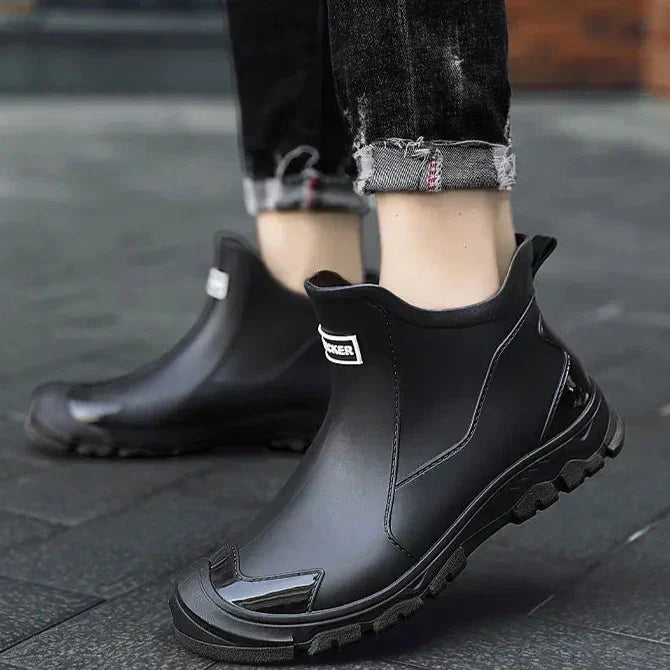 Heren waterdichte outdoor schoenen. Multifunctioneel, robuust en met comfortabele pasvorm voor elk seizoen.
