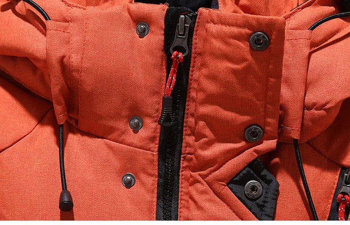 Heren winterjas met capuchon, biedt uitstekend comfort en bescherming in de winter.