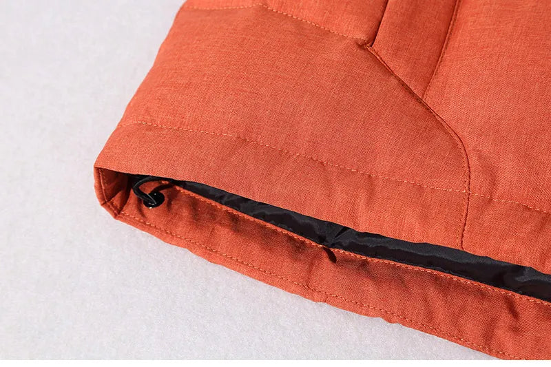 Warme heren jas met capuchon, ideaal voor een sportieve of casual winterlook.