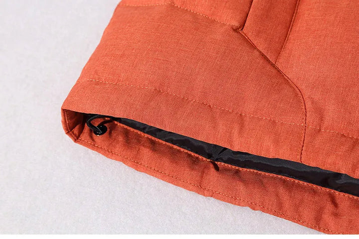 Warme heren jas met capuchon, ideaal voor een sportieve of casual winterlook.