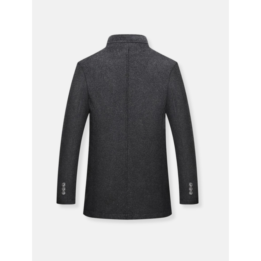 Klassieke herenmantel Jules met elegante snit. Een warme en comfortabele winterjas voor een stijlvolle man.