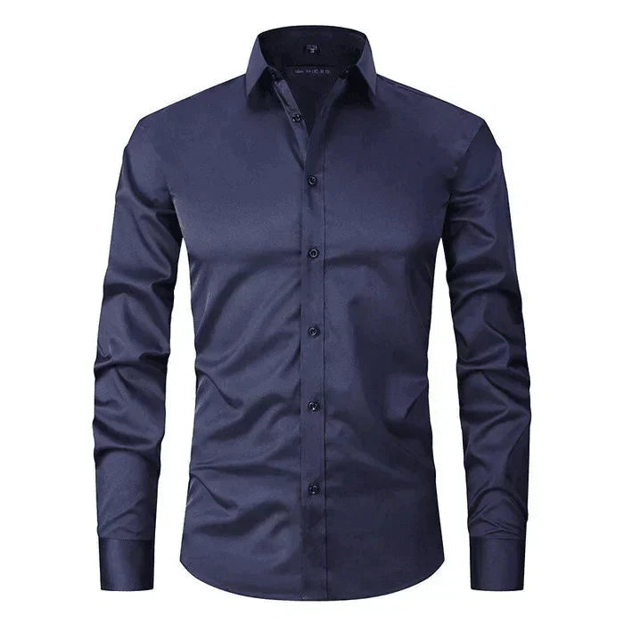 Heren button-down overhemd, lange mouwen, tailored fit, in een veelzijdige smart casual stijl. Essentiële herenkleding.