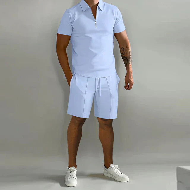 Stijlvolle heren zomerkledingset: poloshirt & short voor relaxte casual look, vakantie of strand.