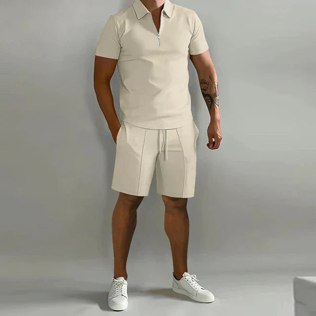 Complete heren zomerset: poloshirt en short. Trendy casual herenmode voor strand en zomeravonden.