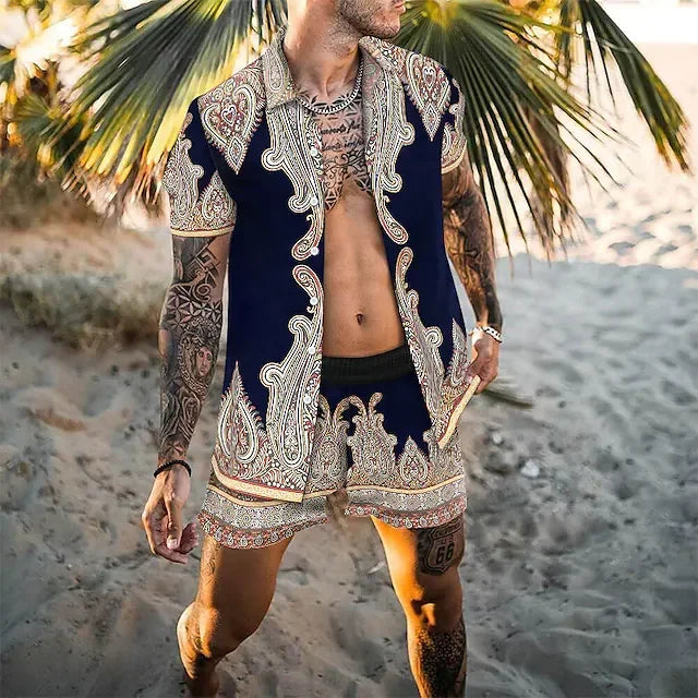 Heren zomerset met stijlvolle print. Luchtig, comfortabel en perfect voor warme zomerdagen.