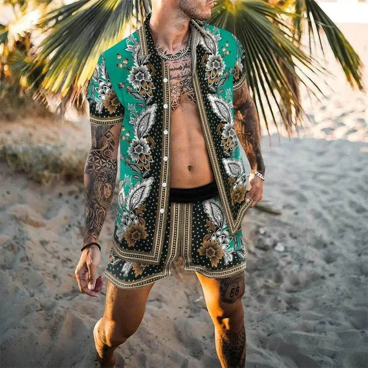 Comfortabele heren outfit voor de zomer: trendy print op shirt met korte mouw en shorts.