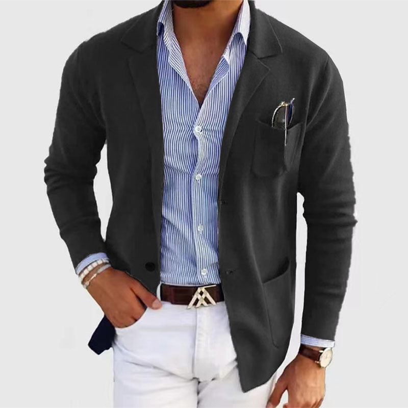 Stijlvolle herenblazer met klepzakken en reverskraag.