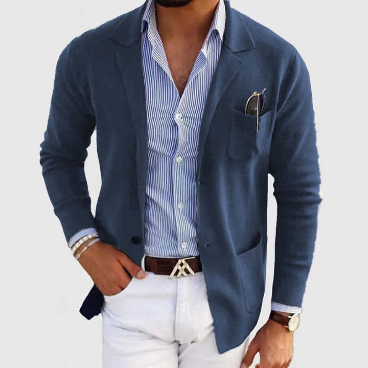 Stijlvolle herenblazer met klepzakken en reverskraag.