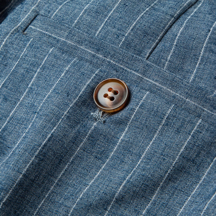 Comfortabele herenbroek met verticale strepen, elastische taille en trekkoord. Geschikt voor casual en smart-casual.