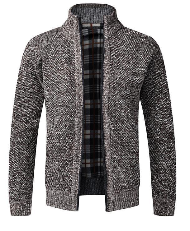 Herenvest met kraag als stijlvolle laag over een T-shirt of blouse, comfortabele mode.