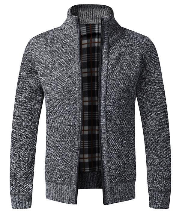 Achterzijde van een comfortabel gebreid herenvest met kraag, zachte bovenkleding.
