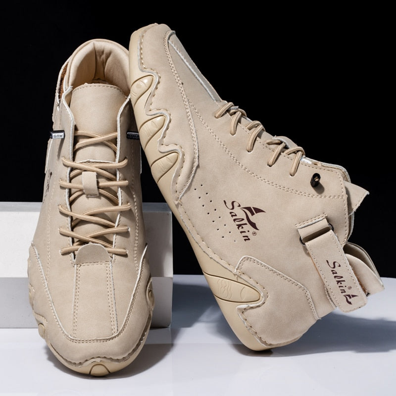Hoge herenschoenen met antislipzolen voor optimaal comfort en stabiliteit; ideaal voor dagelijks gebruik.