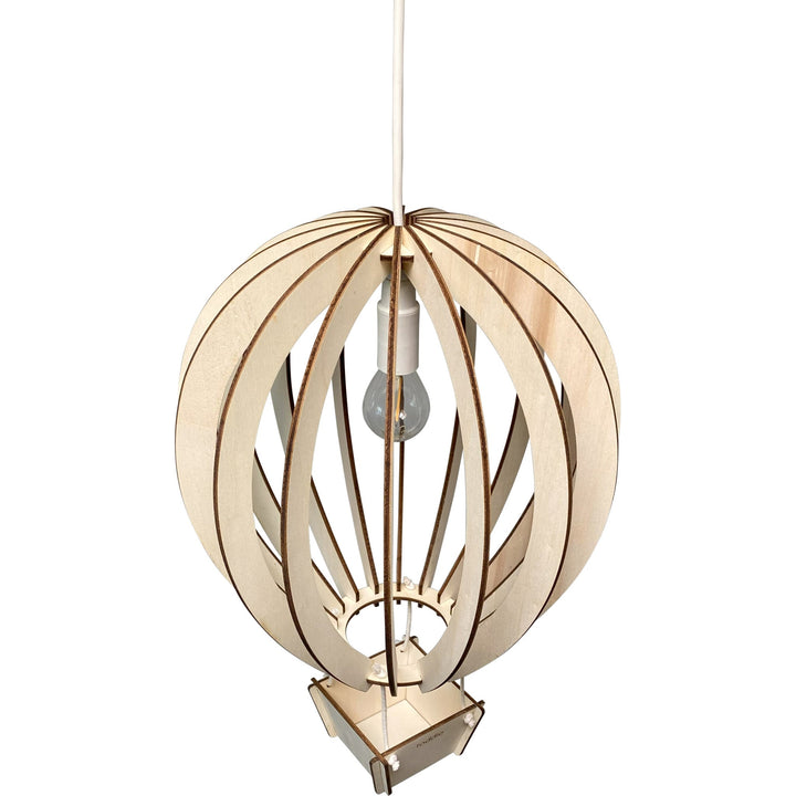 "Houten luchtballon hanglamp kinderkamer 3D design, blank hout, creëert magische schaduwen, decoratief en duurzaam"