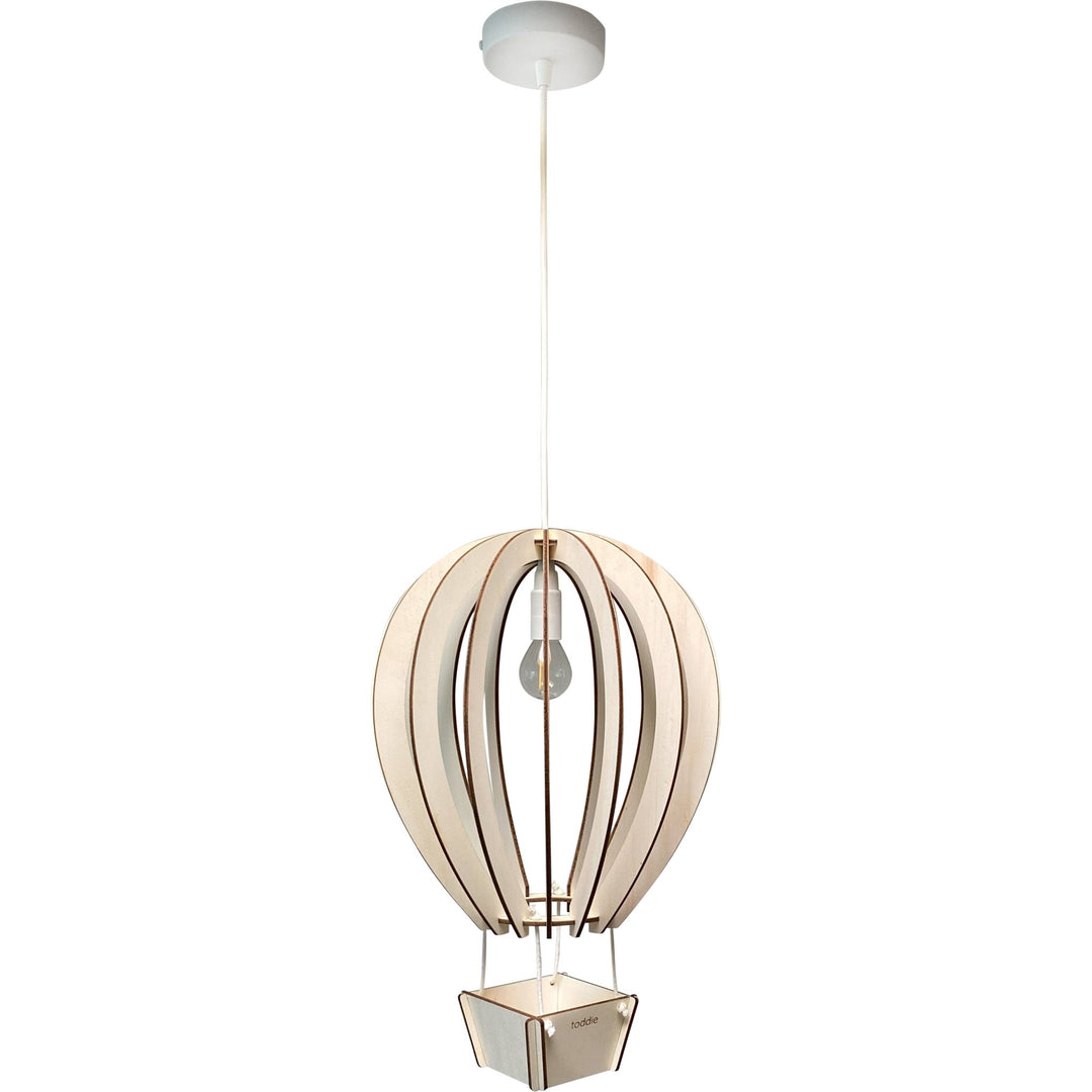 "Houten luchtballon hanglamp kinderkamer 3D design, blank hout, creëert magische schaduwen, decoratief en duurzaam"