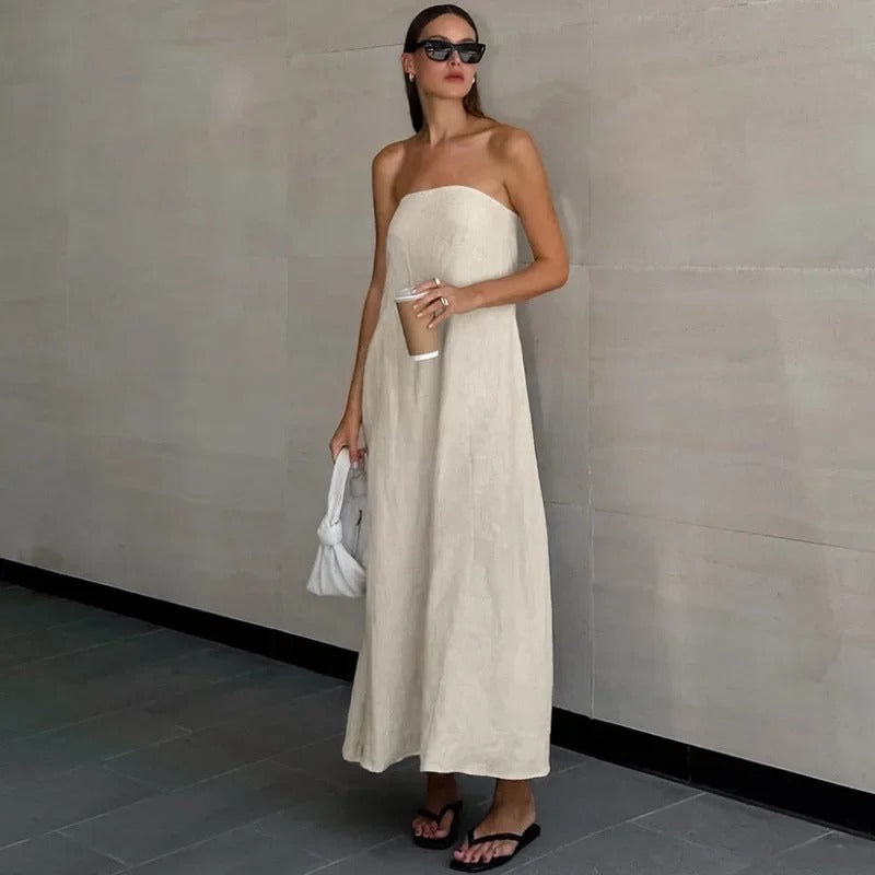 Stijlvolle khaki strapless maxi jurk voor dames. Een comfortabele en elegante zomerjurk, perfect voor strand & vakantie.