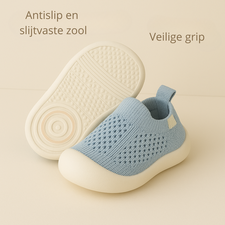 "Kindersneakers met antislipzool in zachte pastelkleuren, ideaal voor actieve en modieuze avonturiers."