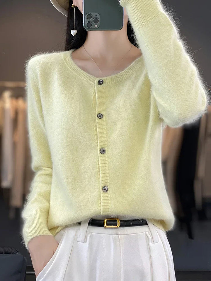 Elegant dames vest met ronde hals, perfect voor een stijlvolle, comfortabele outfit. Een modieus basisstuk.