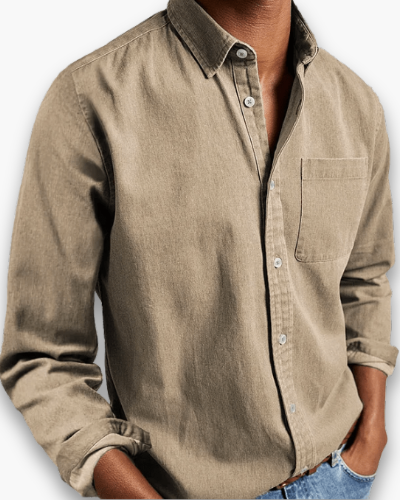 Veelzijdig heren overhemd. Comfortabel klassiek shirt, perfect voor zomerse dagen en elke mannenmode outfit.