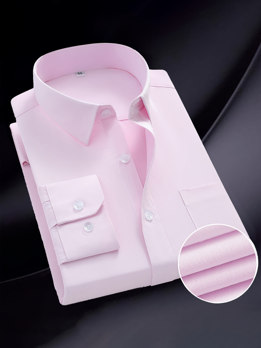 "Klassiek herenoverhemd van katoen-polyester met effen design, regular fit en reverskraag, ideaal voor formele gelegenheden."