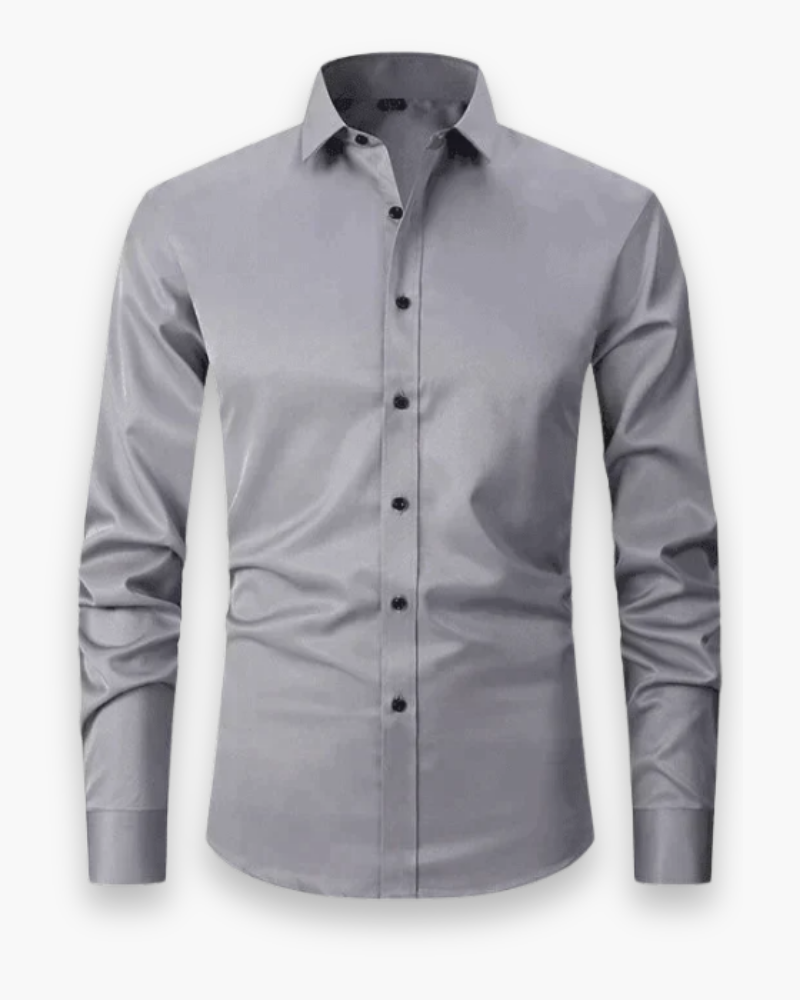 Opgevouwen klassiek herenoverhemd, klaar om te dragen; elegant en comfortabel voor zakelijk of casual gebruik.