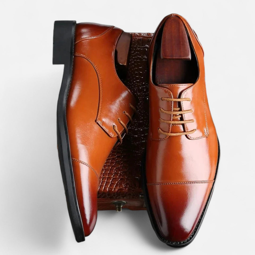 Hoogwaardige leren heren Oxford schoenen, verkrijgbaar in diverse kleuren. Tijdloos, elegant en comfortabel voor elke man.