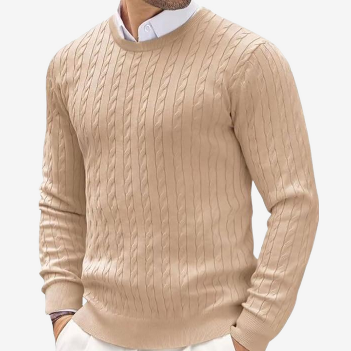 Stijlvolle heren kabeltrui, verkrijgbaar in diverse kleuren zoals marineblauw, wit & zwart, voor een warme winterlook.
