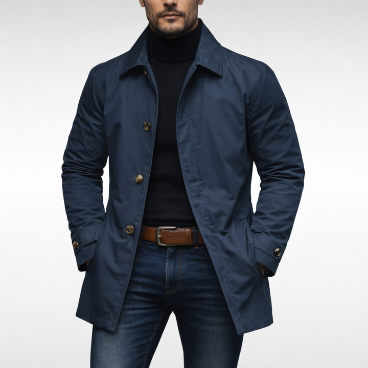 Herenjas met reverskraag, knoopsluiting en tijdloos design. Ideaal als warme bovenkleding op koude dagen.
