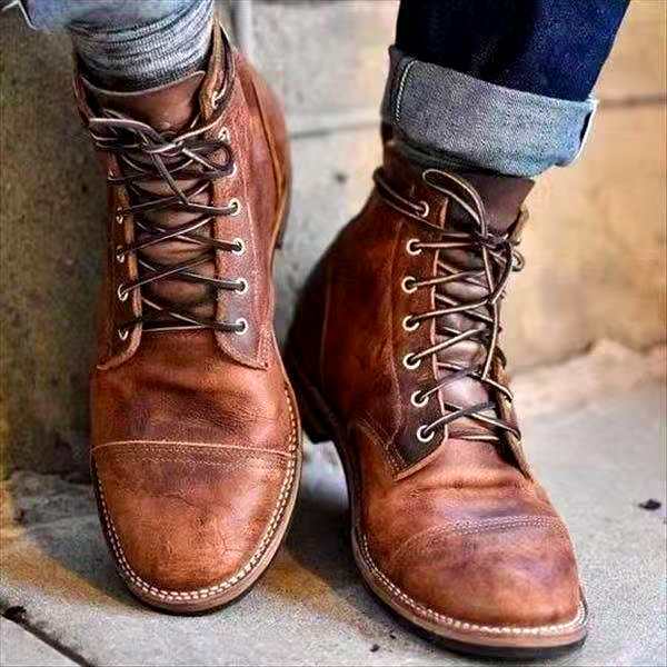 Klassieke heren veterboots, stevig en comfortabel. Ideaal voor casual winter outfits en dagelijks gebruik.