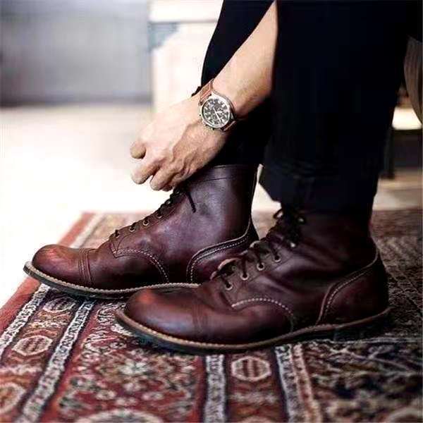 Stijlvolle heren veterboots met vetersluiting, bieden stevige grip en comfort voor een casual look.