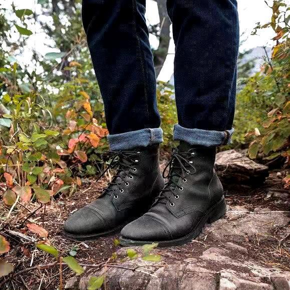 Comfortabele heren veterboots, robuust en warm. Essentieel voor een klassieke, dagelijkse winterse uitstraling.