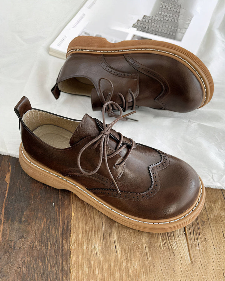 Zwarte retro Oxford veterschoenen voor dames. Modieuze en comfortabele klassieke schoenen, veelzijdig voor elke stijl.