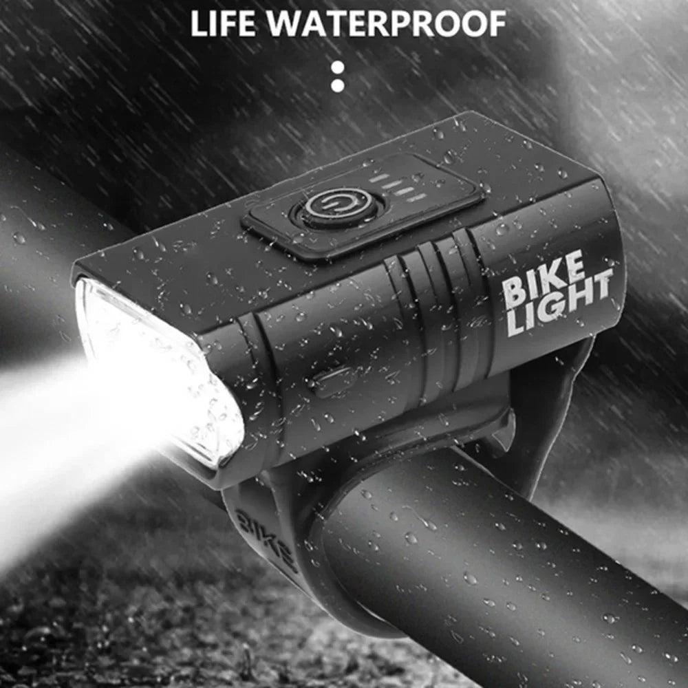 "Krachtige LED fietsverlichting met USB-oplaadbare koplamp, 1000LM licht, waterbestendig zwart design voor MTB en stadsfiets.