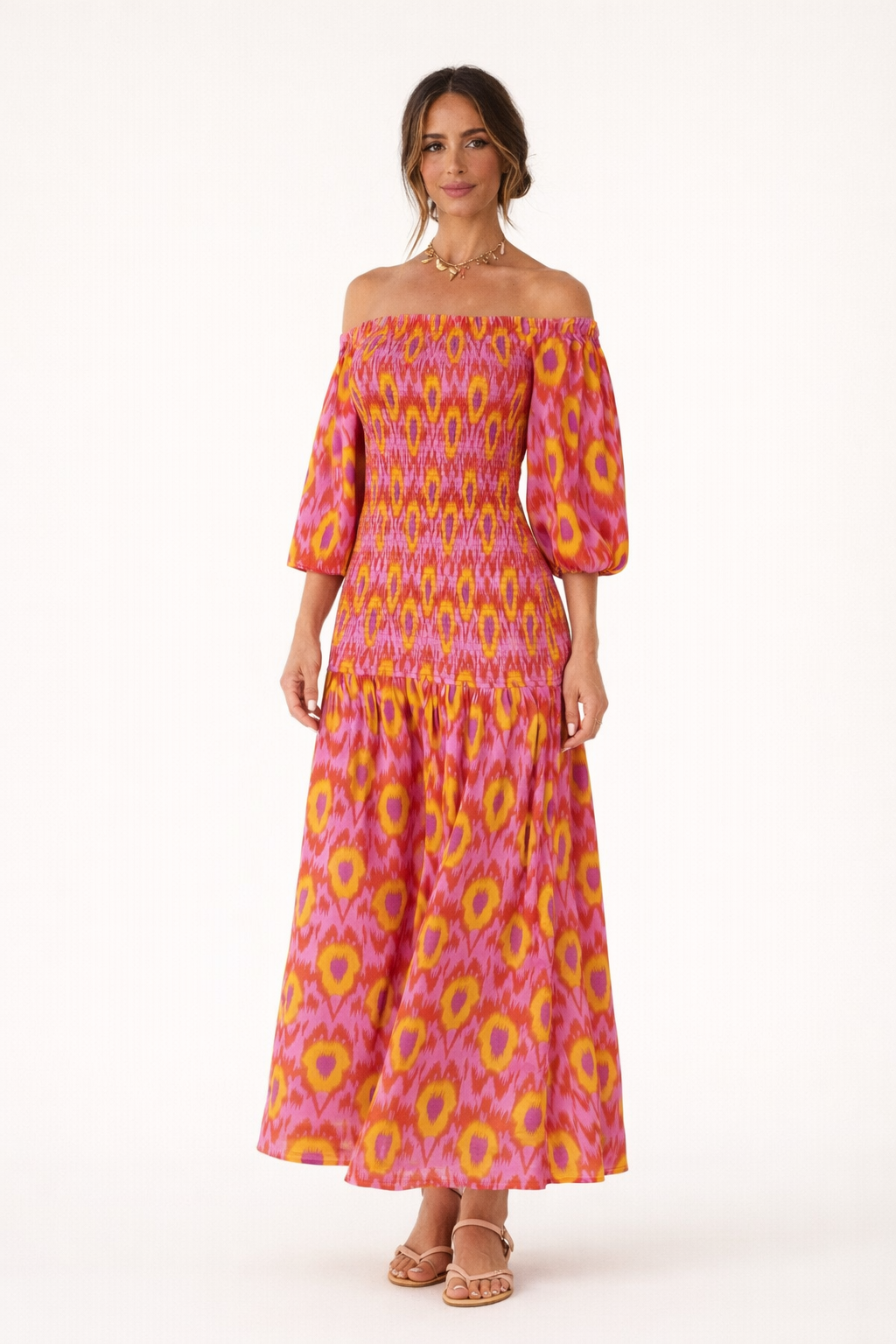 Lange off-shoulder jurk voor dames met ruches, ideaal voor elegante zomeravonden.