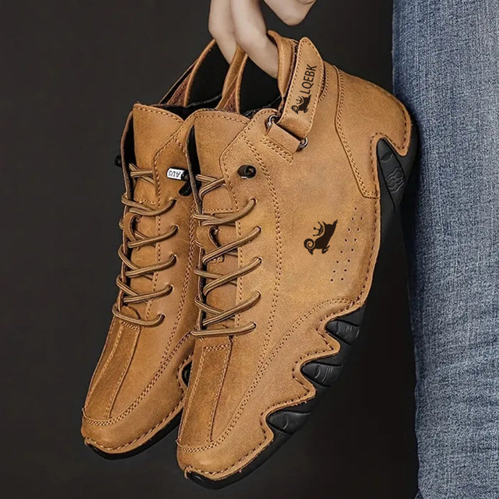 Herenschoenen voor wandelen, met orthopedische ondersteuning, comfortabel voor lange afstanden.