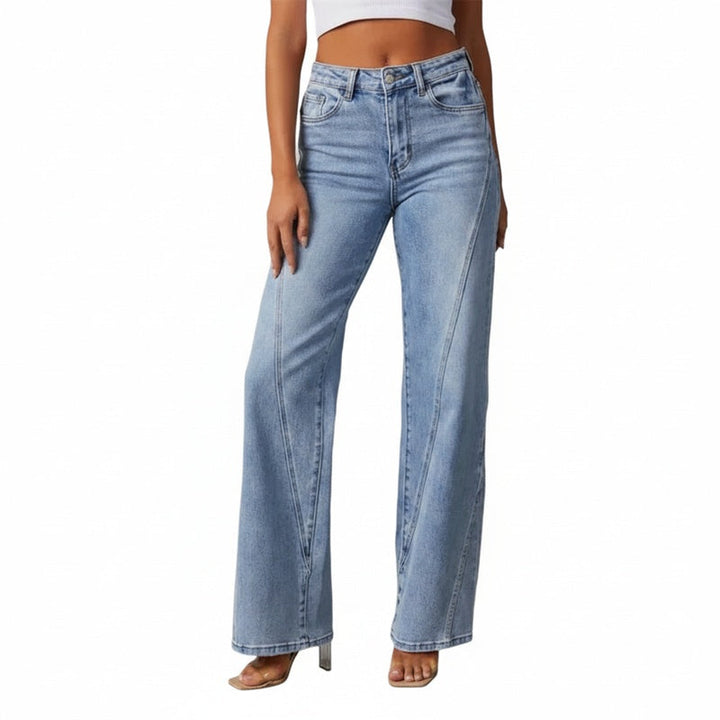 Lichtblauwe dames jeans met wijde pijpen en hoge taille, perfect voor een trendy casual look.
