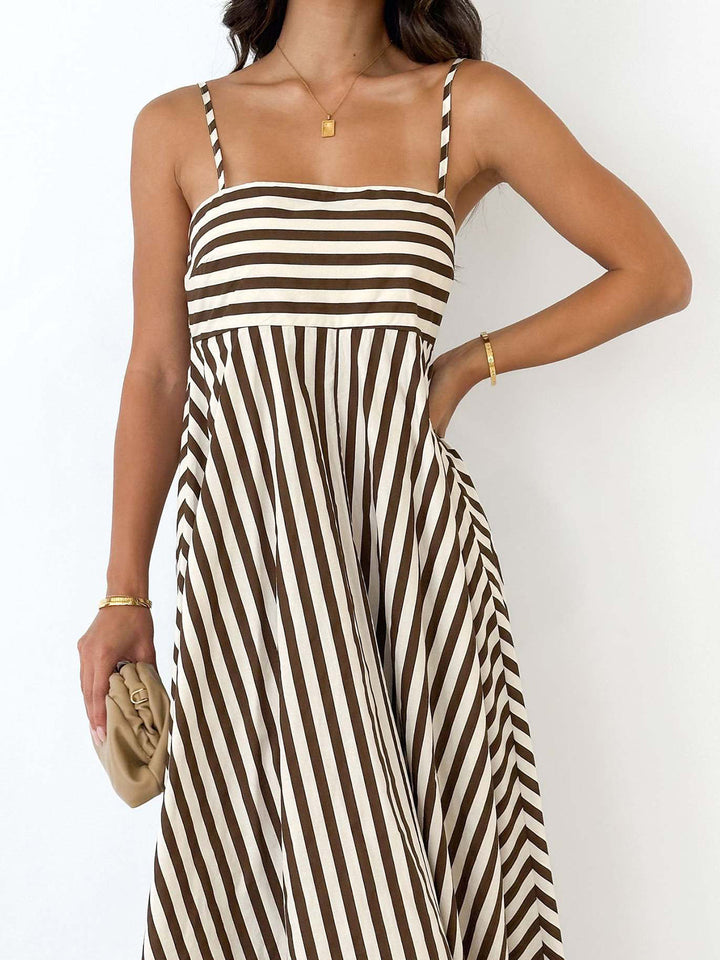 Gestreepte plissé maxi jurk voor dames met V-hals en mouwloos model, een elegante en veelzijdige zomerjurk.