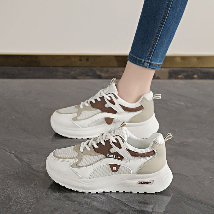 Bruine damessportschoenen met flexibele zool en lichtgewicht ondersteuning, comfortabel voor dagelijks gebruik.