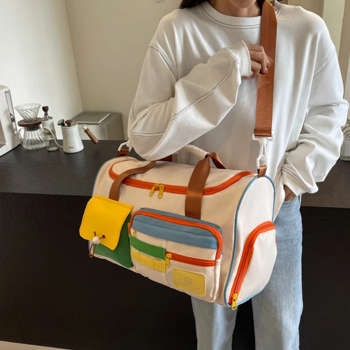 Lichtgewicht FlexaBag duffeltas met kleurblokken design, ideaal voor sport en reizen.