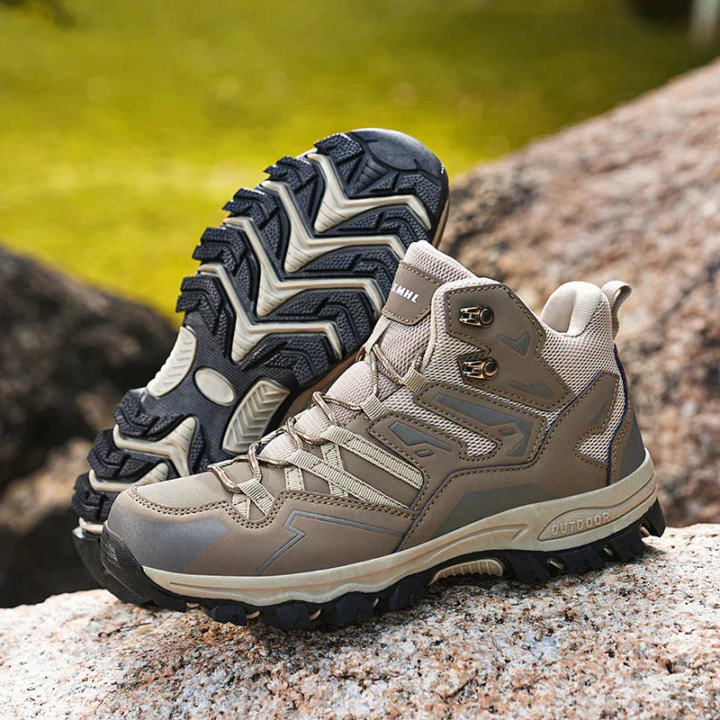 Dames lichtgewicht wandelschoenen, stijlvol en robuust, geschikt voor avontuurlijke wandelingen in diverse terreinen.