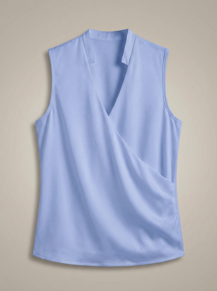 Dames t-shirt met V-hals, perfect te combineren voor een trendy en luchtige zomerse look. Comfortabel en stijlvol.